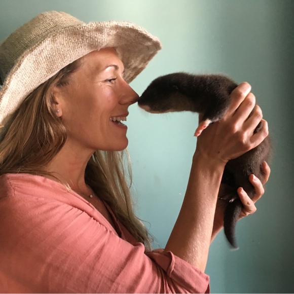 Meet your Posher, Amber - Picture 1 of 1